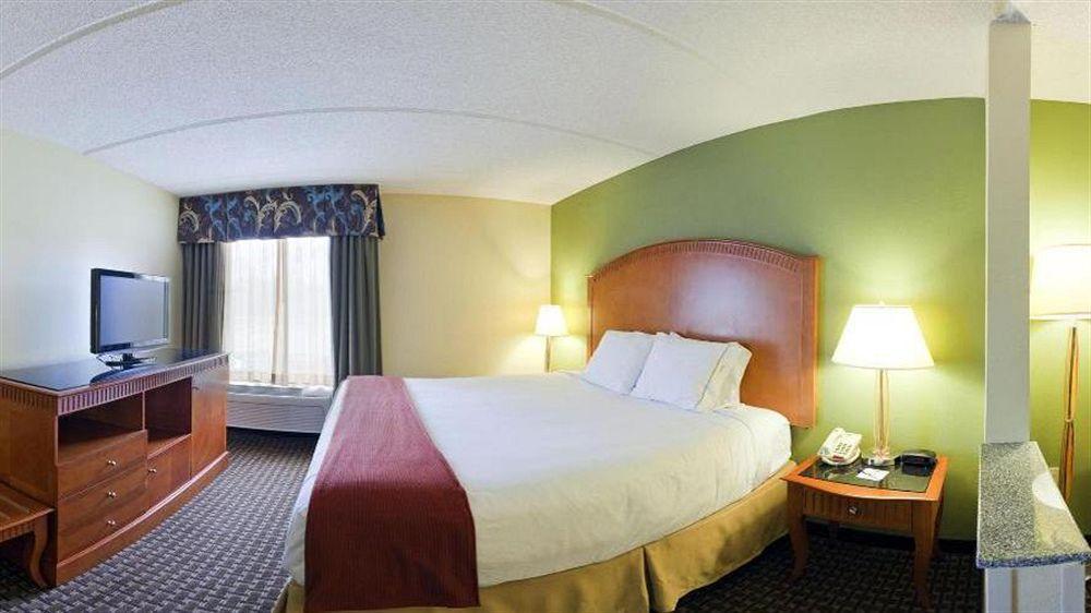 Holiday Inn Express & Suites Charlotte Arpt-Belmont By Ihg Exterior foto